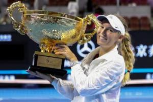 Wozniacki Surges Into Her 30th WTA Title in Beijing
